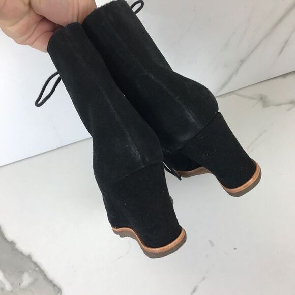 Bettye Muller Wander Suede Lace Up Wedge Boots 6.5 - Picture 5 of 8